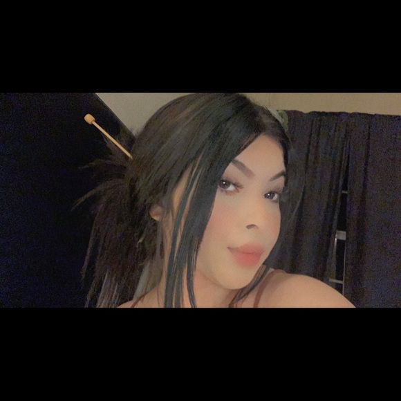 Meet your Posher, Cynthia - Picture 1 of 1